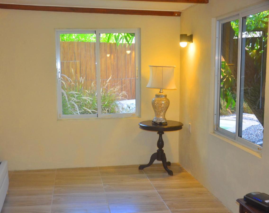 Homey Vacation And Carrental Willemstad Exterior photo